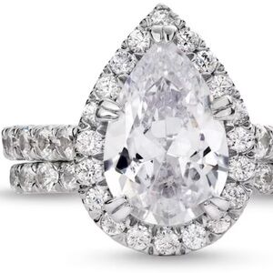 Elegant Silver Teardrop Ring Set